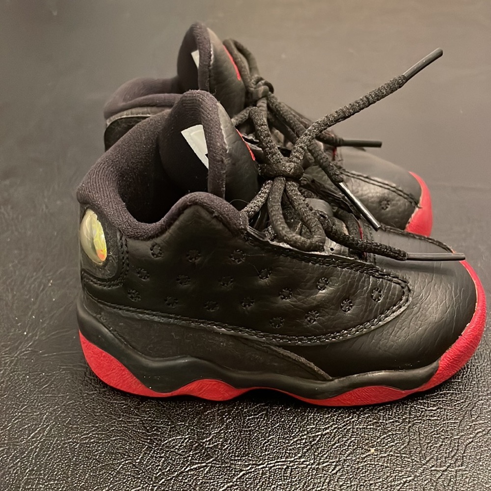 Toddlers Jordan 13s - Picture 2 of 5